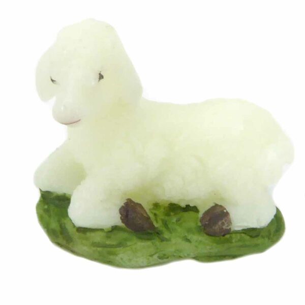 Schaf aus Gras liegend aus Wachs für Klosterarbeiten